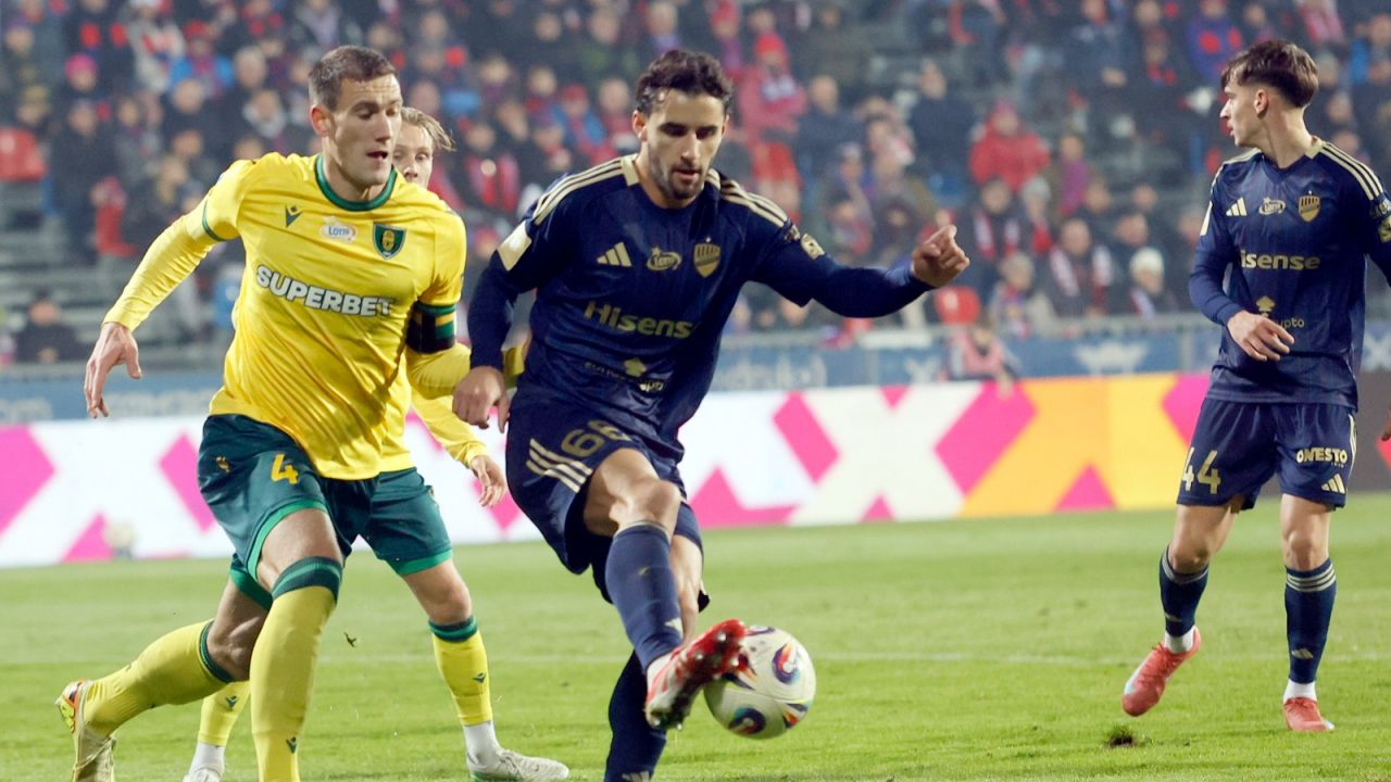 Raków Częstochowa pokonał GKS Katowice. Punkt straty do lidera PKO BP Ekstraklasy - sport.tvp.pl