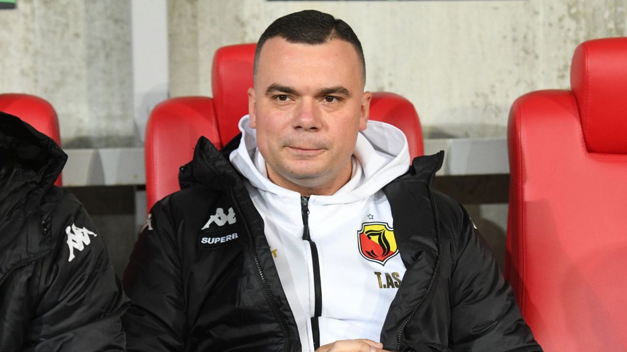 Trener Jagiellonii Białystok w stanowczy sposób skomentował wynik meczu z Rayo Vallecano - sport.tvp.pl