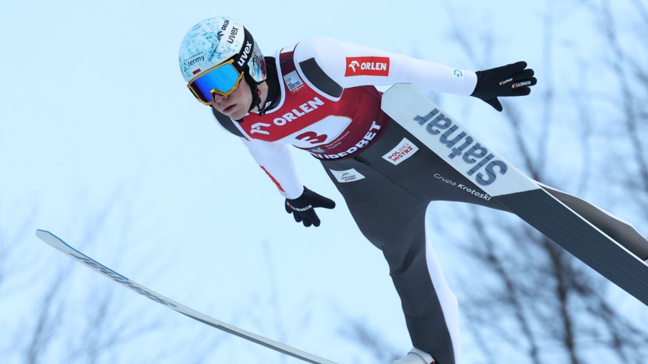 Mniej polskich skoczków w 74. Turnieju Czterech Skoczni - sport.tvp.pl
