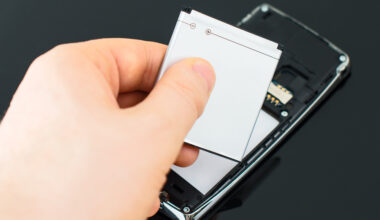 Samsung zmienia plany. Nie będzie dużych baterii w smartfonach