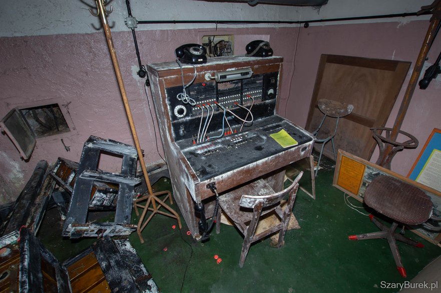 Schron pod dawną fabryką.