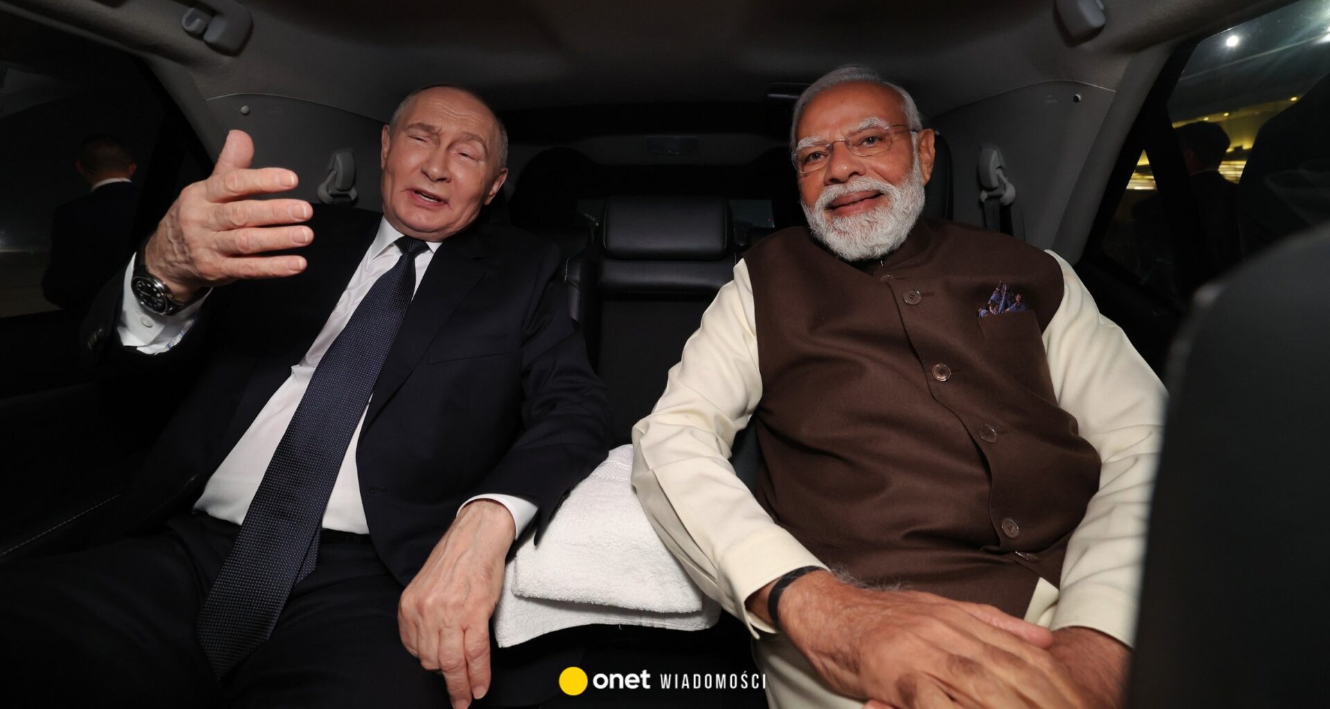 Zaskakujące zachowanie Władimira Putina w Indiach. "Dyplomacja limuzynowa"