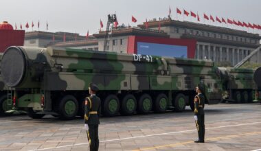 Chiny rozbudowują arsenał nuklearny. Pentagon bije na alarm