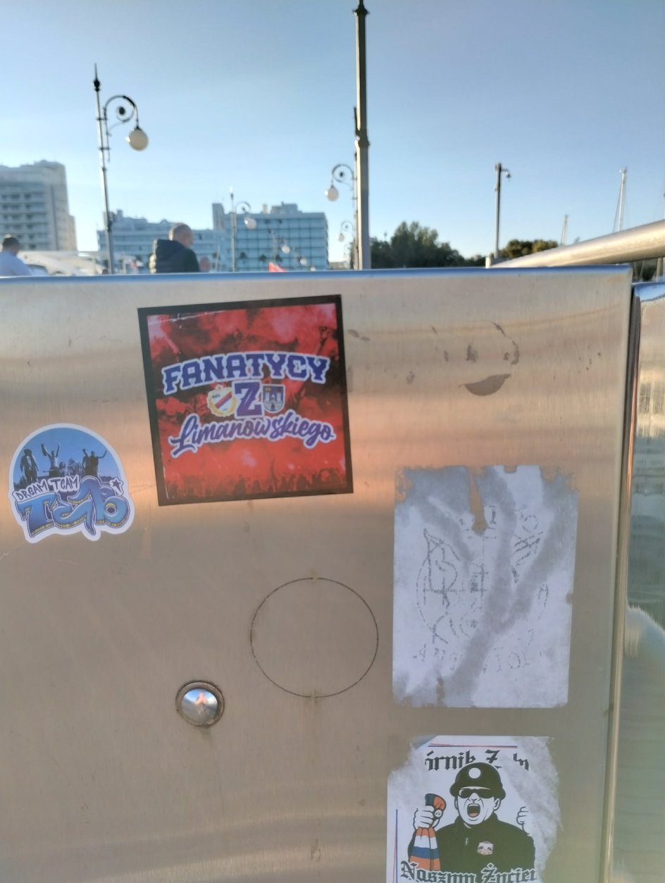 W porcie w Larnace napotkaliśmy na ślady fanów Rakowa