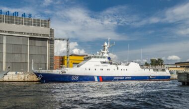 Ukraina uderza dronami w rosyjski okręt i platformę wiertniczą