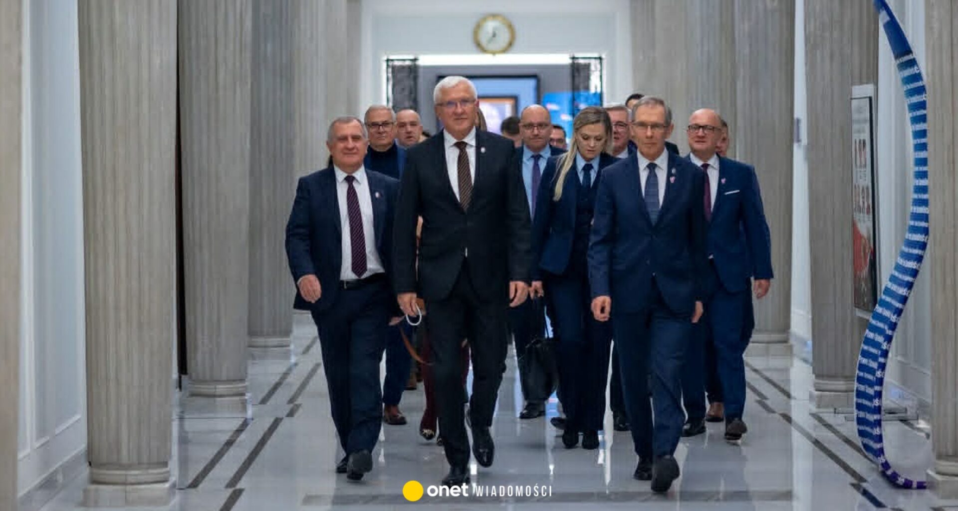 Polacy czekają na nową partię? NOWA Polska odpowiada na sondaż