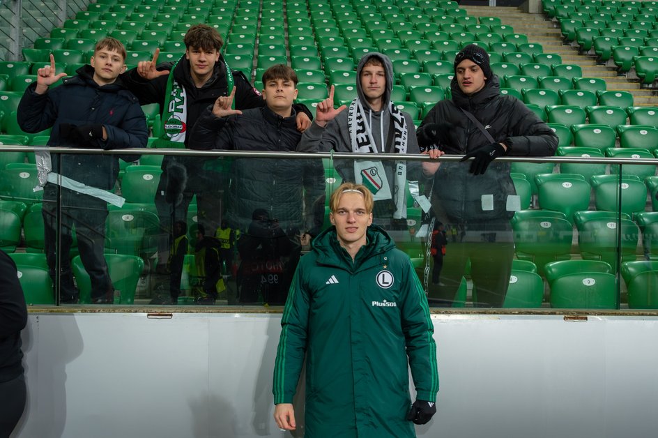 Wojciech Urbański i nieliczni kibice Legii, którzy pozostali na trybunach