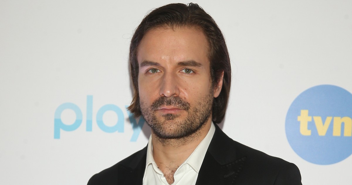 Piotr Stramowski pozuje z byłą i obecną partnerką. "Zaserwujmy im miłość"