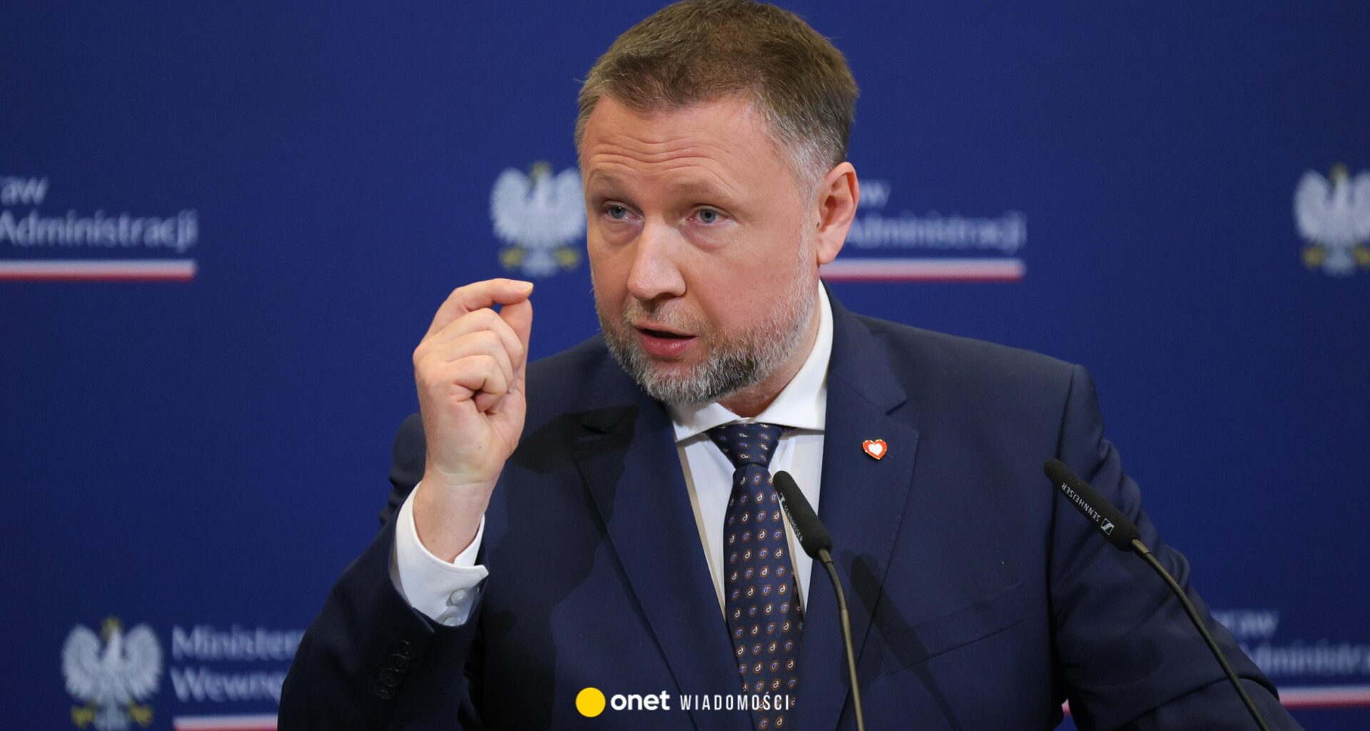 Szef MSWiA stawia ultimatum Grzegorzowi Braunowi. "Jesteście na granicy delegalizacji"