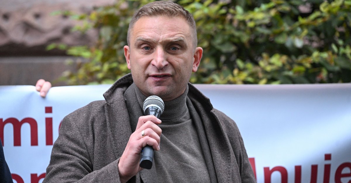 Robert Bąkiewicz z aktem oskarżenia