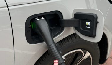 Straty energii podczas ładowania samochodu elektrycznego są większe, niż myślisz