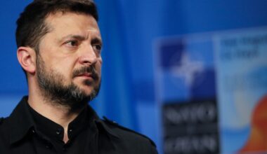 Niepokojące wieści dla Wołodymyra Zełenskiego. Ukraińcy ufają mu coraz mniej [SONDAŻ]