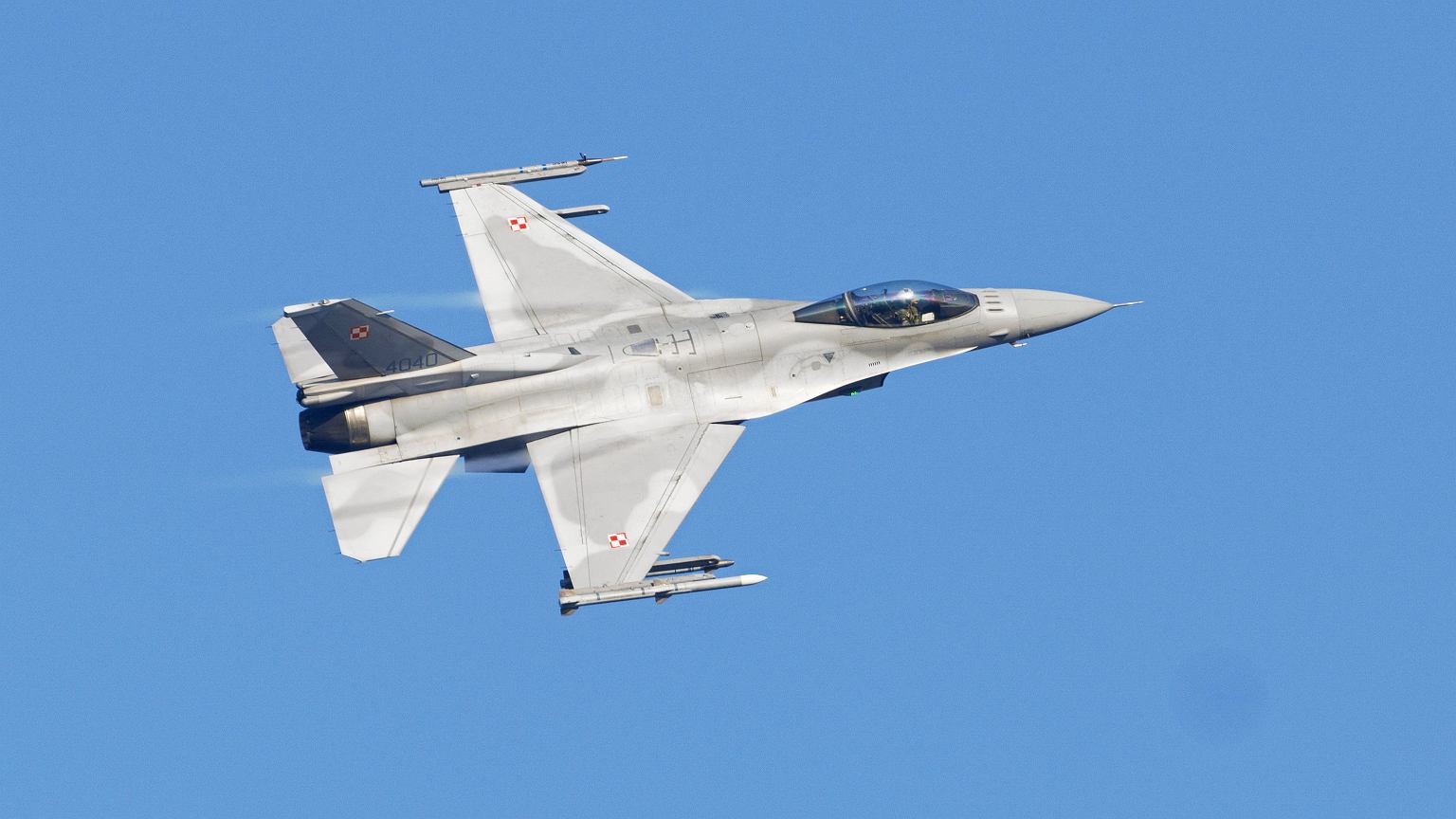 Wojsko 'w gotowości do natychmiastowej reakcji'. Powodem rosyjski atak na Ukrainę. Poderwano myśliwce