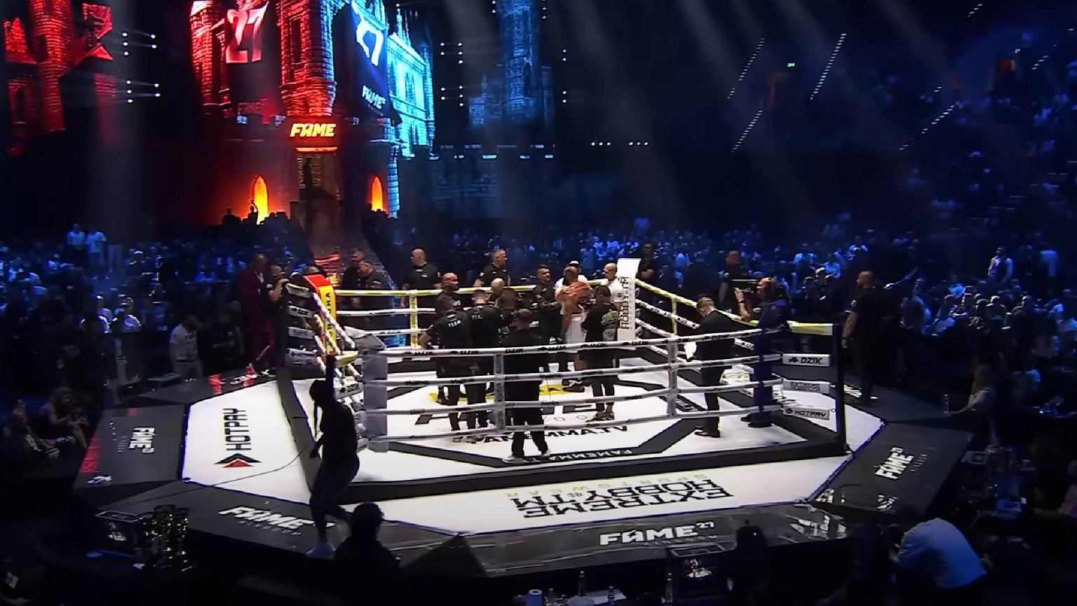 Prawdziwa bomba w FAME MMA. Zakontraktowali mistrza świata!