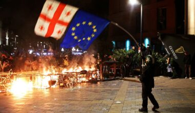 Władze Gruzji użyły broni chemicznej z I wojny światowej przeciw protestującym. 'Paliło'
