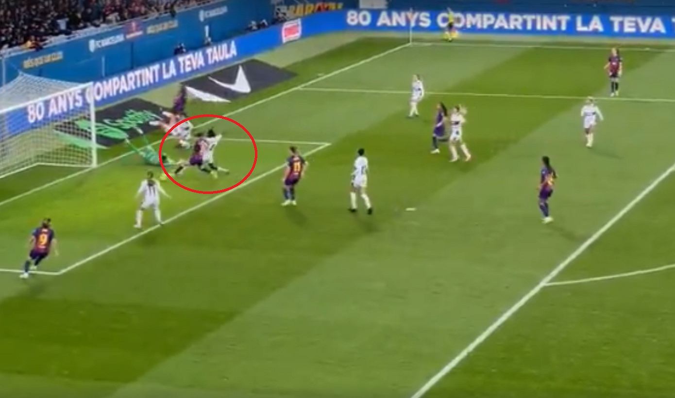 Była 83. minuta przy wyniku 0:0. Wszystkie oczy na Ewę Pajor Piłka nożna