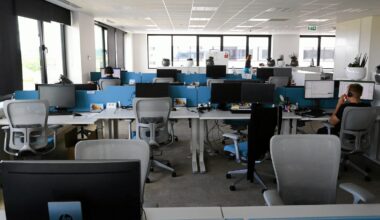 Dni wolne od pracy 2026. Będziemy pracować dłużej. Oto kalendarz i wyliczenia