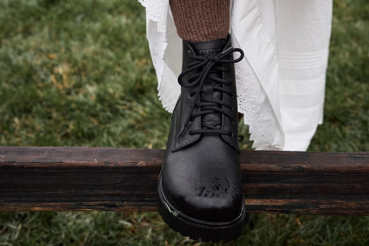 Zimowa wyprzedaż Birkenstock - botki na chłodne dni i kultowe klapki na korku z gigantycznym RABATEM