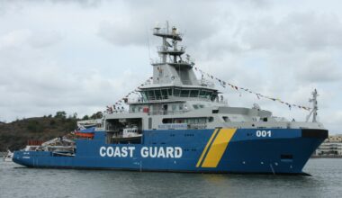 Szwedzkie służby na pokładzie rosyjskiego frachtowca. W tle unijne i amerykańskie sankcje