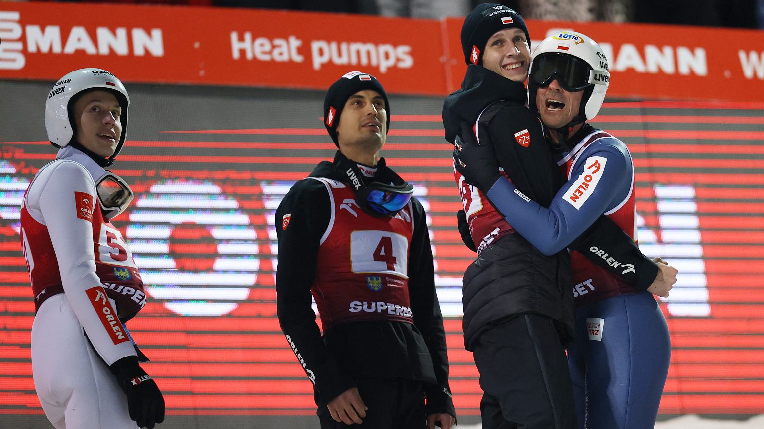 O której dzisiaj skoki? Gdzie oglądać Turniej Czterech Skoczni? [TRANSMISJA NA ŻYWO]