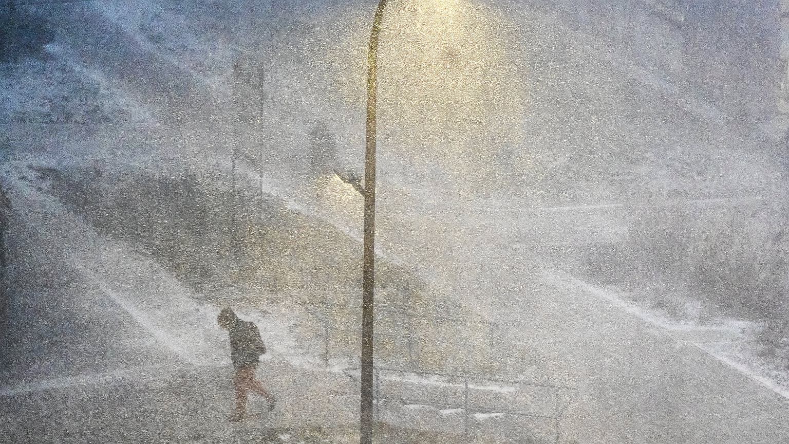 Groźna pogoda uderzyła w Polskę. Alarm powodziowy i odwołany sylwester. Są alerty IMGW i RCB