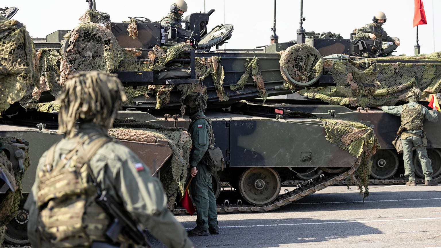 Polacy popierają wyższe wydatki na obronność. 'Dylemat 'Guns vs. Butter' rozstrzygnięty'