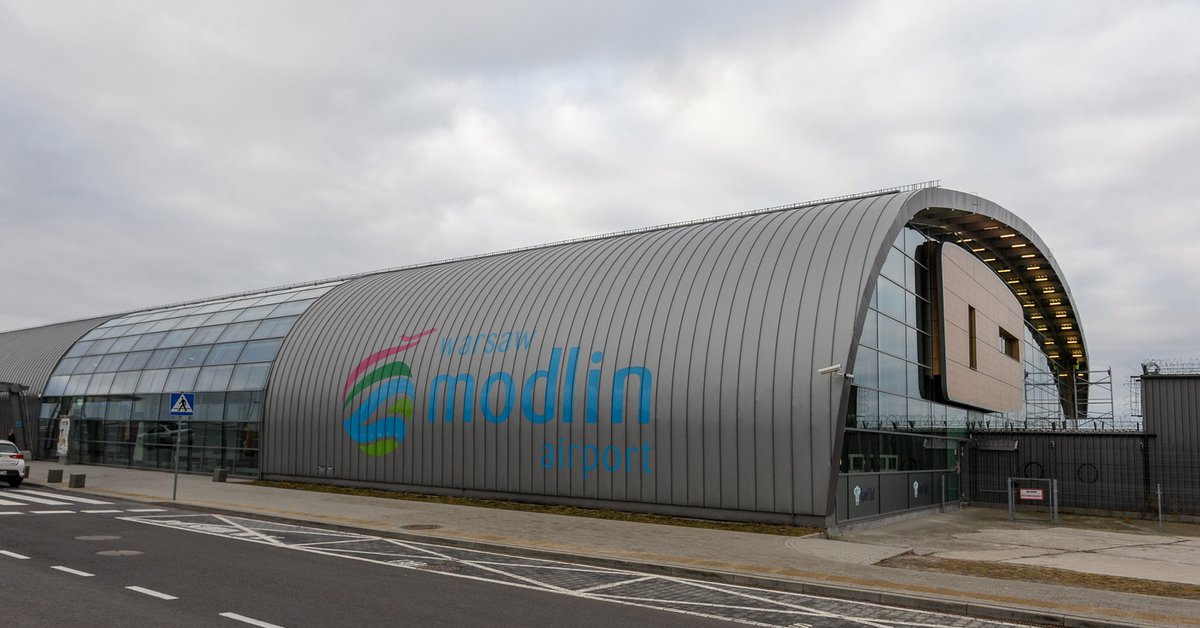 Lotnisko w Modlinie było czasowo zamknięte. Oto najnowsze informacje