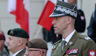 "Fronty Wojny". Setki tysięcy ataków dziennie. Generał ujawnia, jak Polska się broni