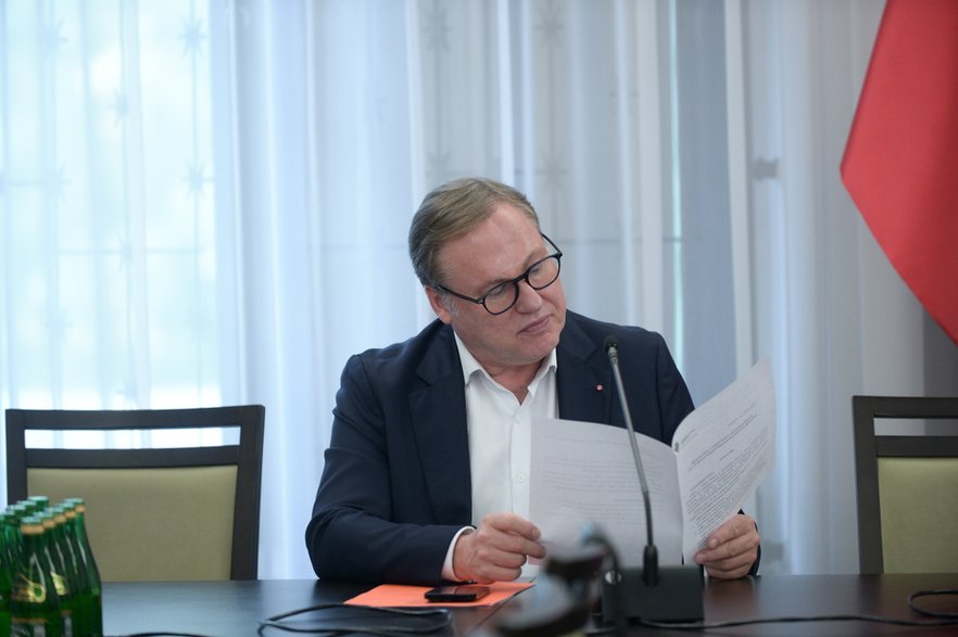 Grzegorz Bierecki podczas wspólnego posiedzenia senackich Komisji Budżetu i Finansów Publicznych oraz Komisji Infrastruktury, 20 czerwca 2023 r.