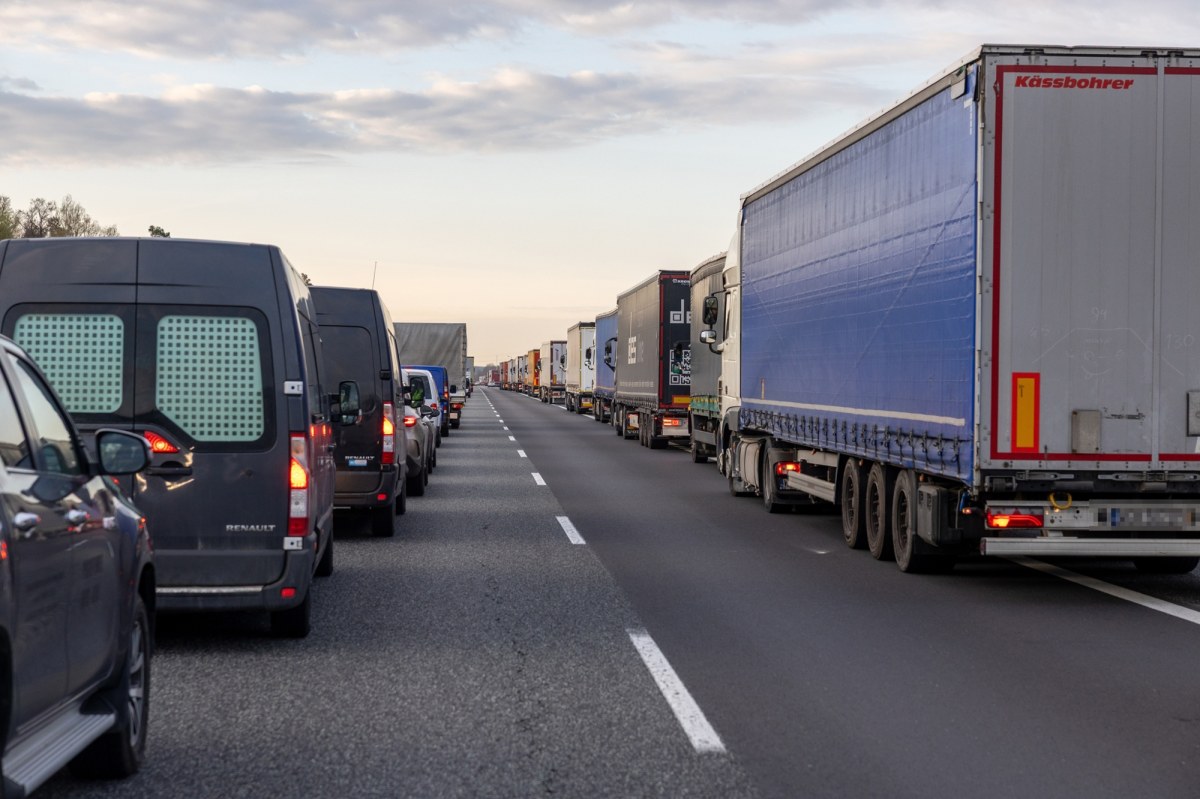 Karambol i kolizja na A4. Zderzyło się łącznie 11 pojazdów