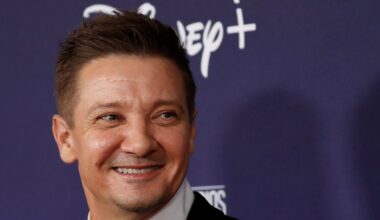 Jeremy Renner kończy 55 lat. Cudem przeżył wypadek i wrócił do aktorstwa