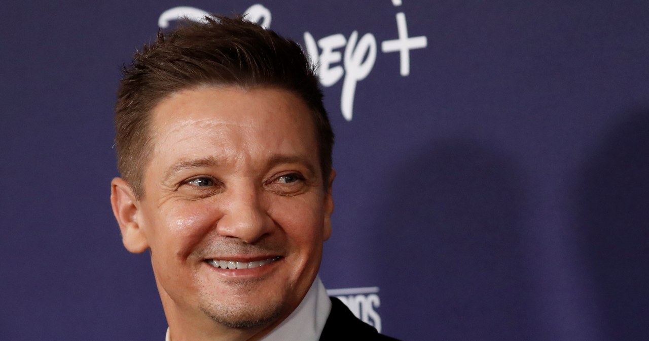 Jeremy Renner kończy 55 lat. Cudem przeżył wypadek i wrócił do aktorstwa