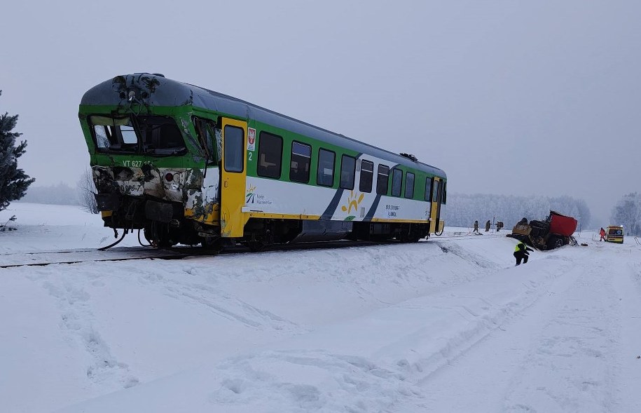 Miejsce zderzenia szynobusu z koparką /KPP Płońsk /Policja