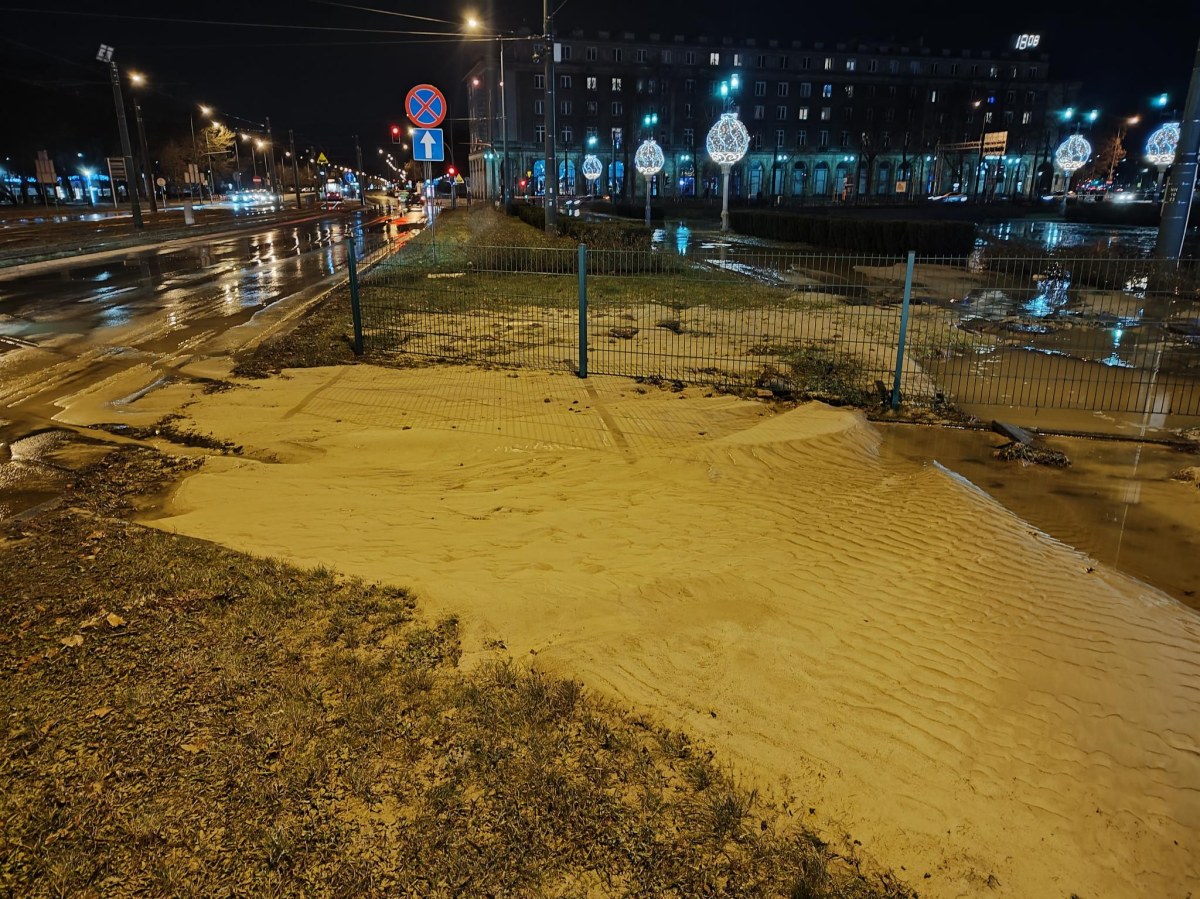 Kraków: Końcowy etap naprawy magistrali wodociągowej na Placu Centralnym – zmiany w komunikacji tramwajowej