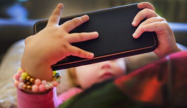 Zbyt dużo czasu przed ekranem szkodzi rozwojowi mózgu najmłodszych