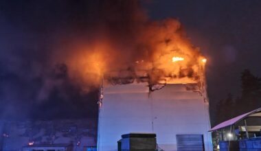 Pożar w miejscowości Aleksandria Pierwsza w Śląskiem. Hala firmy produkującej kostkę brukową stanęła w płomieniach