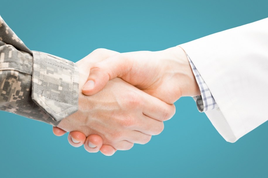 Nowa inicjatywa MON. Jest oferta dla medyków i nie tylko