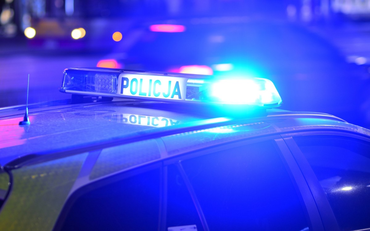 Kielce: Pościg i dachowanie. Ranni policjanci
