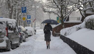Uczniów czekają "białe ferie" w tym roku? Prognoza eksperta