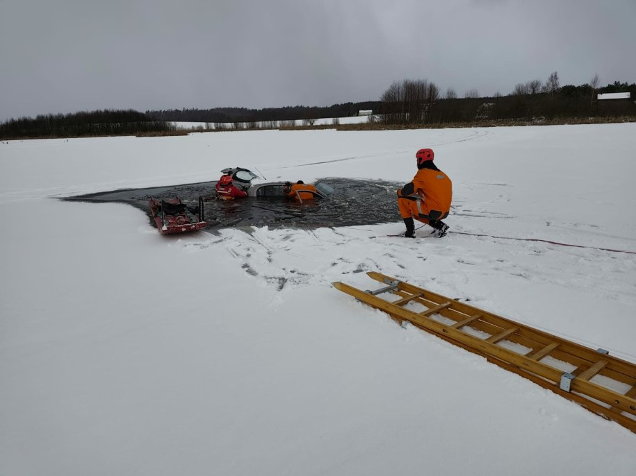 Akcja na jeziorze /PSP Tczew /