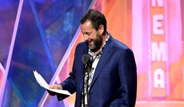 Adam Sandler wyróżniony podczas gali Movies for Grownups Awards. Gwiazdor rozbawił widzów do łez
