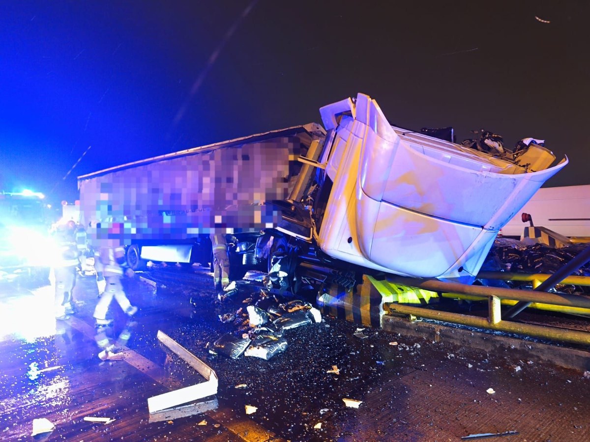 Śląskie: Utrudnienia na A4 i na A1 po trzech zdarzeniach z udziałem ciężarówek