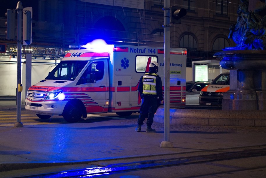 Cztery osoby, w tym Polka, zatrzymane po znalezieniu ciała mężczyzny w Marly /Shutterstock