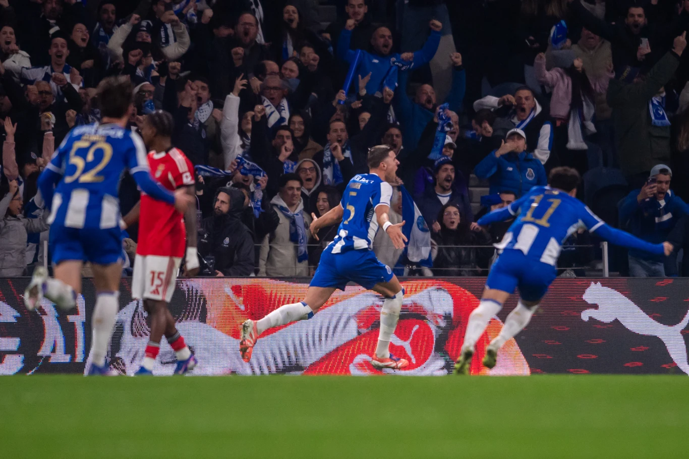 Kadr z meczu FC Porto - Benfica Lizbona
