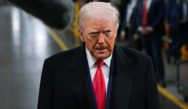 Pracownik Forda zawieszony po incydencie z Donaldem Trumpem. Internet odpowiada zbiórkami pieniędzy