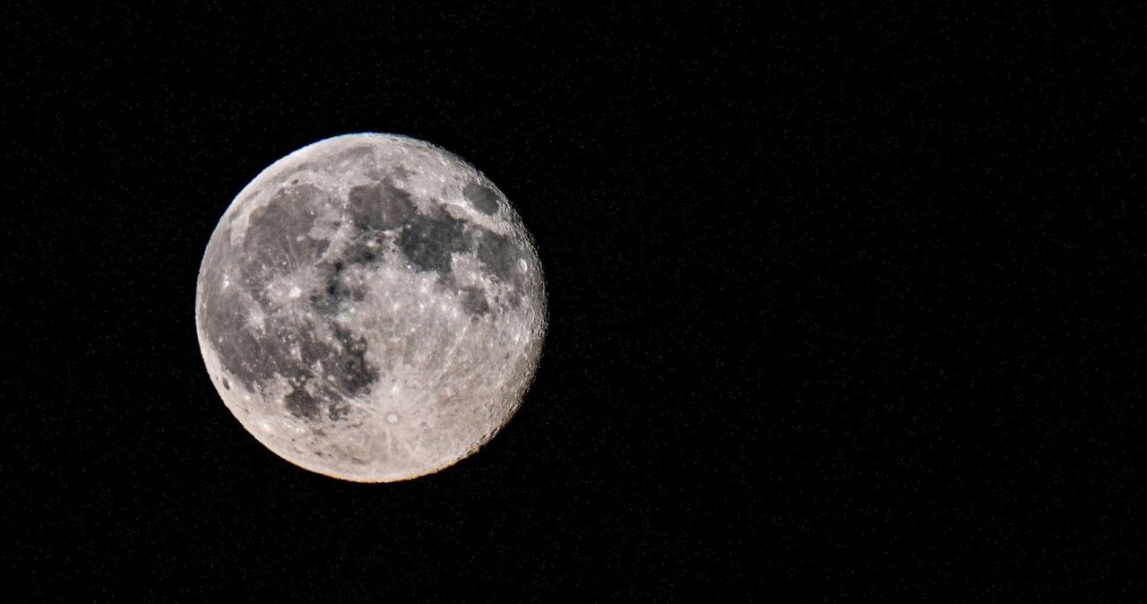 Asteroida 2024 YR4 może uderzyć w Księżyc? Naukowcy analizują skutki