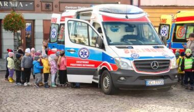 Ambulanse, USG, a nawet... powerbanki. Duże zakupy Powiatu Cieszyńskiego