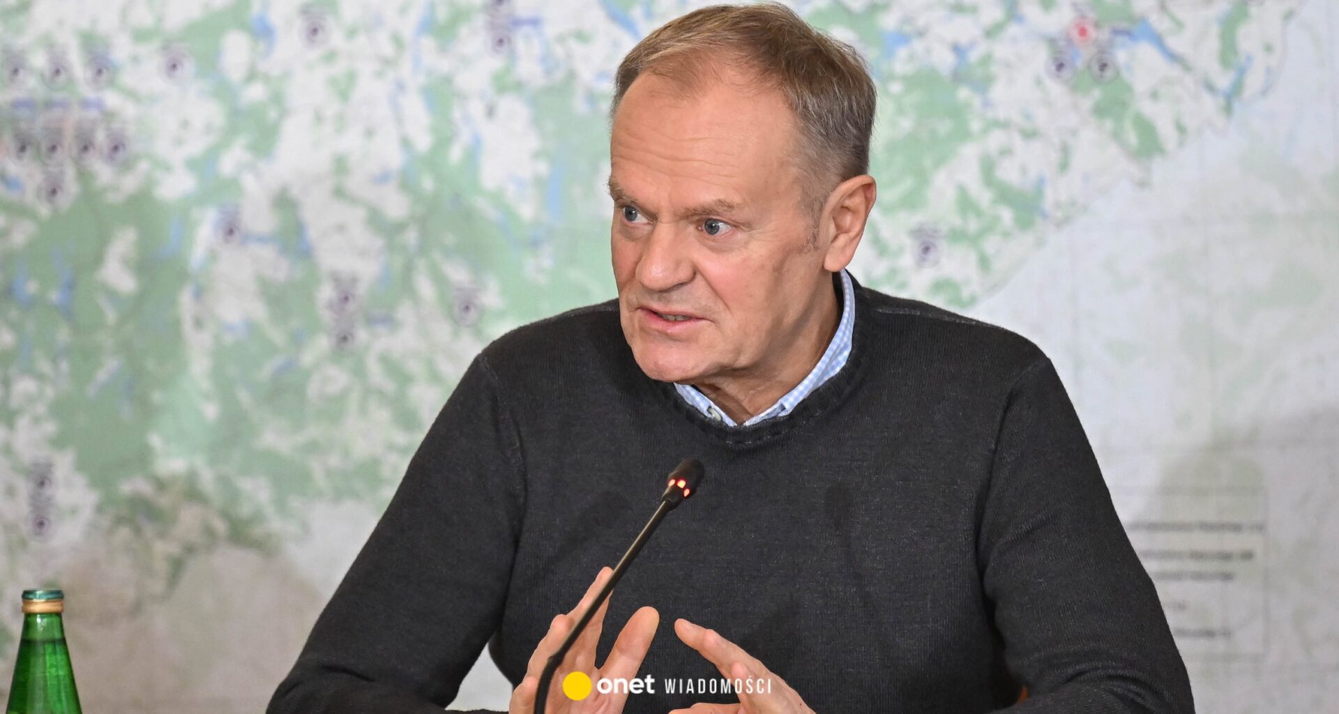 Donald Tusk odpowiada na kontrowersyjne wpisy w sieci. "Niżej upaść nie można"