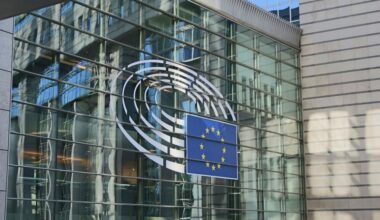 "Finansowy koszmar" w Brukseli. Eksperci ostrzegają przed liczącym setki mld euro zadłużeniem