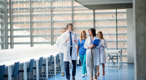 Lekarz nie tylko leczy. Jaka stawka ryczałtu? Jest stanowisko skarbówki